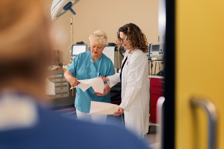 Die Kommunikation zwischen pflegerischem und ärztlichem Personal bei der...