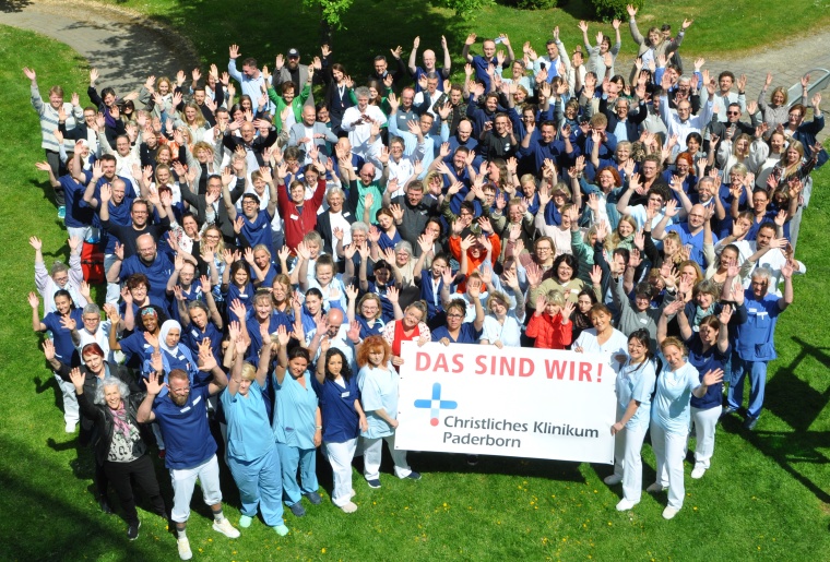 Das sind wir! Etwa 200 Mitarbeiter*innen der insgesamt 2.000 Mitarbeiter*innen...