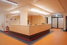 Empfangsbereich Intensivstation Helios Klinikum Niederberg Foto: Helios, Simon...