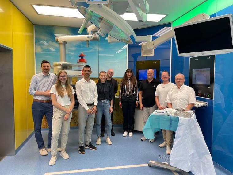 (v. l. n. r.) Daniel Wessel (MEDIK), Wiebke Vennhoff (MEDIK), Meghdad...