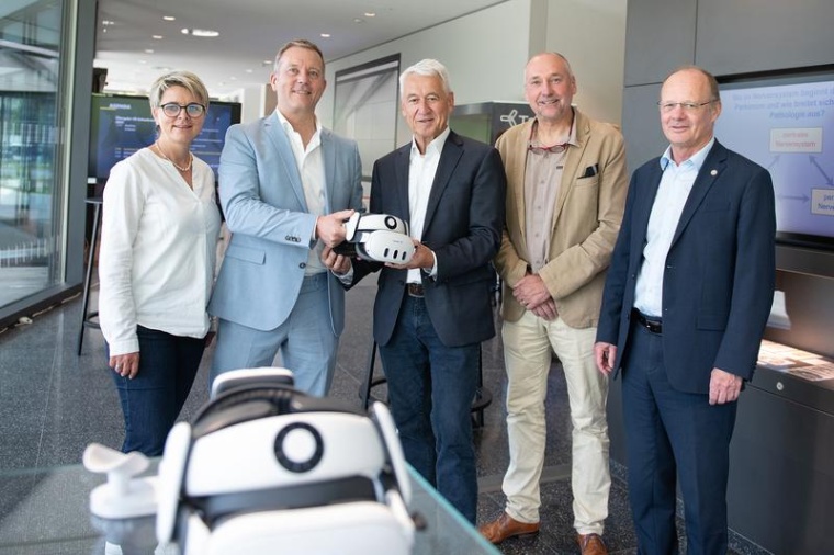 Dr. Claudia Grab-Knoll, Leiterin des Bereichs Studium und Lehre der...