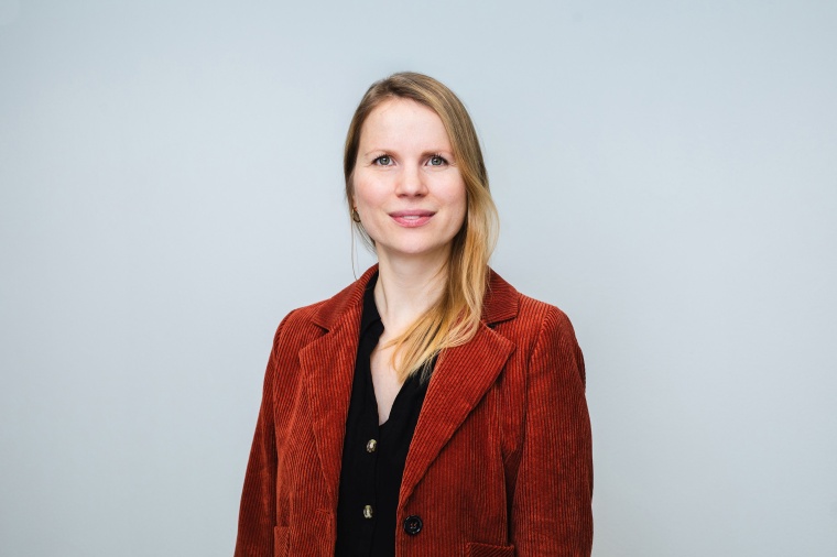 Prof. Katharina Schaufler leitet am Helmholtz-Institut für One Health (HIOH)...