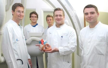 Prof. Dr. Lars Eckardt, Leiter der Rhythmologie am UKM, die Doktoranden...