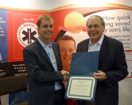 PPräsident der MHAUS, Prof. Dr. Henry Rosenberg (rechts) und Dr. Thomas...