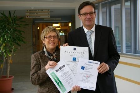 Die Krankenhaus-Geschäftsführer Sabine Beiser (l.) und Dr. Andreas Kestler...