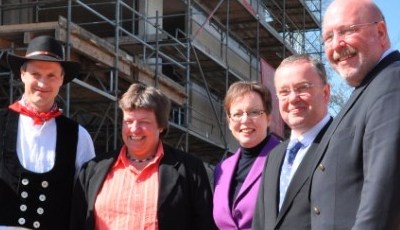 Richtfest am HDZ NRW: (v.l.n.r.) Dachdecker André Rottenau Staatssekretärin...