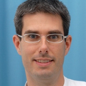 PD Dr. Alexander Rösch, Oberarzt der Klinik für Dermatologie, Venerologie und...