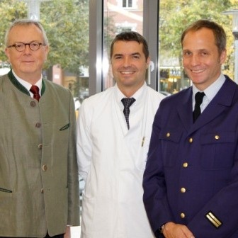 Freuen sich über die erfolgreiche Zertifizierung (v.l.n.r.): Dr. Eduard...