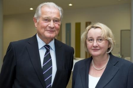 Theresia Bauer, Ministerin für Wissenschaft und Kunst des Landes...