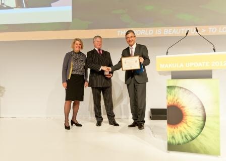 Prof. John Marshall erhielt für seine Forschungsarbeit auf dem Gebiet der...