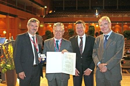 Prof. Eberhard Rabe, Präsident Deutsche Gesellschaft für Phlebologie, der...