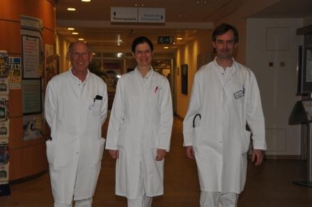 Chefarzt Dr. Stefan Tardos (l.) freut sich über die neue Gastroenterologin im...