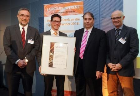 Alfonso Casal (PharmaMar Deutschland), Dr. Jens Jakob sowie zwei Mitglieder der...