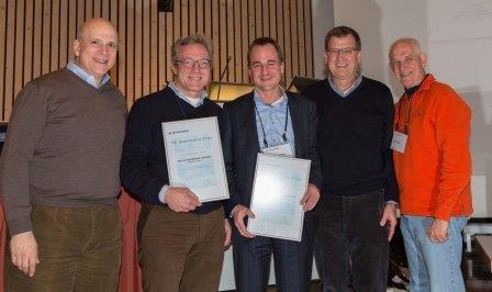 Prof. Dr. Michael Raschke (2.v.l.) erhielt in Davos den Innovationspreis der AO...