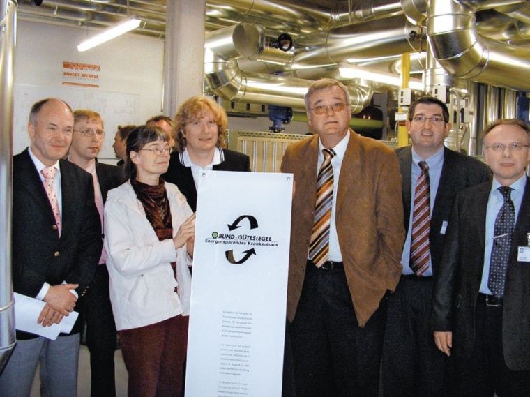 Das Gütesiegel nahm eine Delegation der Firma Niewels und der Barmherzigen...