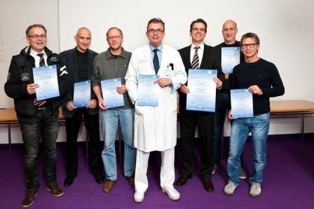 Von links nach rechts die Vertreter der Krankenhäuser: Uniklinik Erlangen,...