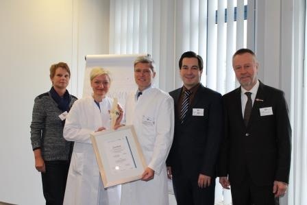 Stiftungsvorstand Dr. med. Dietmar Herberhold, Verwaltungsleiter Andreas Tyzak,...