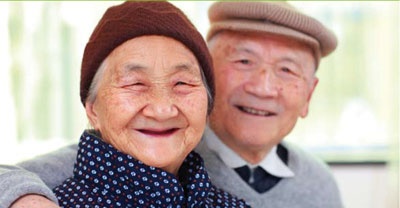 Die Anzahl der über 65-Jährigen Menschen mit Migrationshintergrund in...