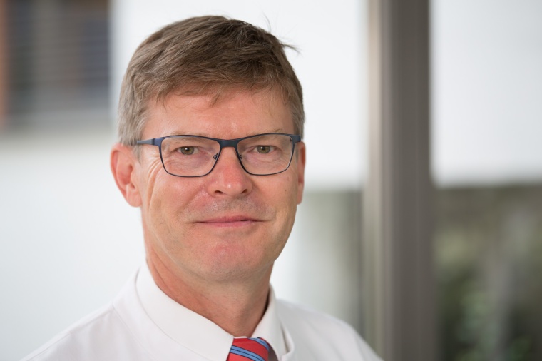 Prof. Dr. med. Matthias Pross übernimmt Ärztliche Leitung der DRK Kliniken...