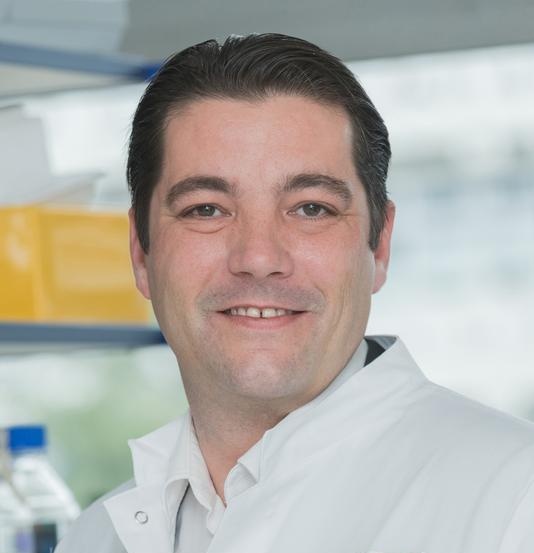 Heisenberg-Stipendiat Dr. Jude Przyborski erforscht den Malaria-Erreger...