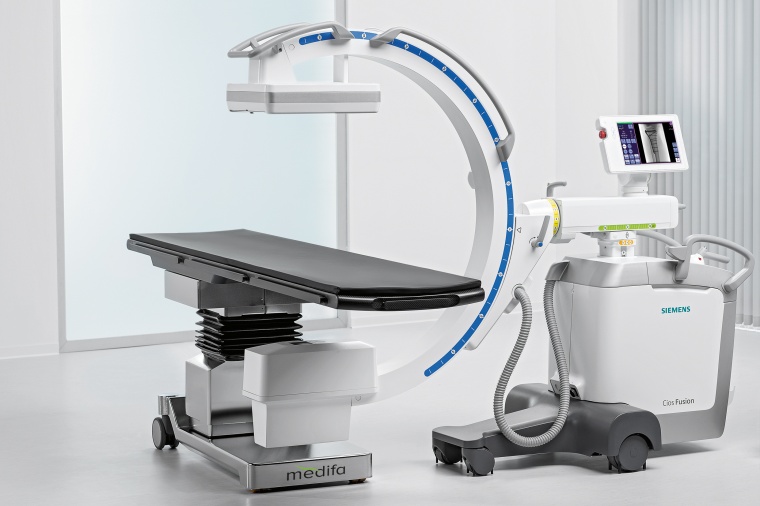 Der medifa 8000 ist ein mobiler Carbon-Röntgen-OP-Tisch mit...