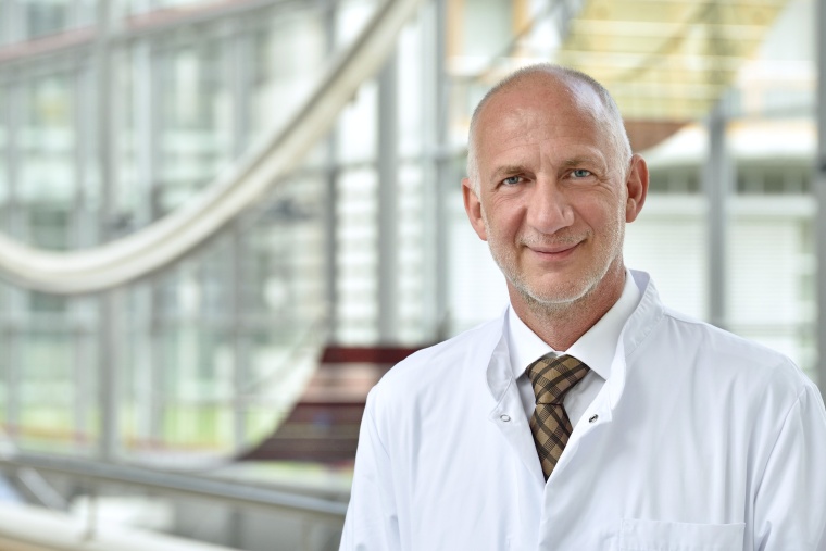 Prof. Dr. Dr. Frank Kipp hat die neu eingerichtete Professur für...