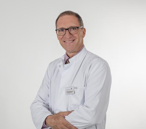 Neuer Lehrstuhlinhaber für Gefäßchirurgie an der Medizinischen Fakultät der...