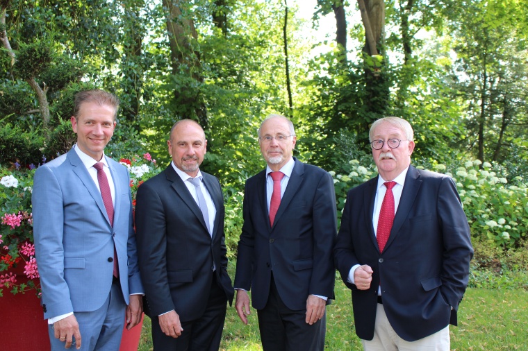 von links: Der Aufsichtsrat des MZG: Prof. Dr. Wolfgang Greiner, Andreas Bee,...