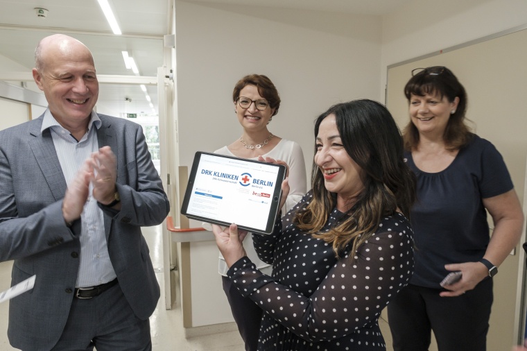 Inbetriebnahme des WLANs in den DRK Kliniken Berlin: (v.l.) Dr. C. Friese,...