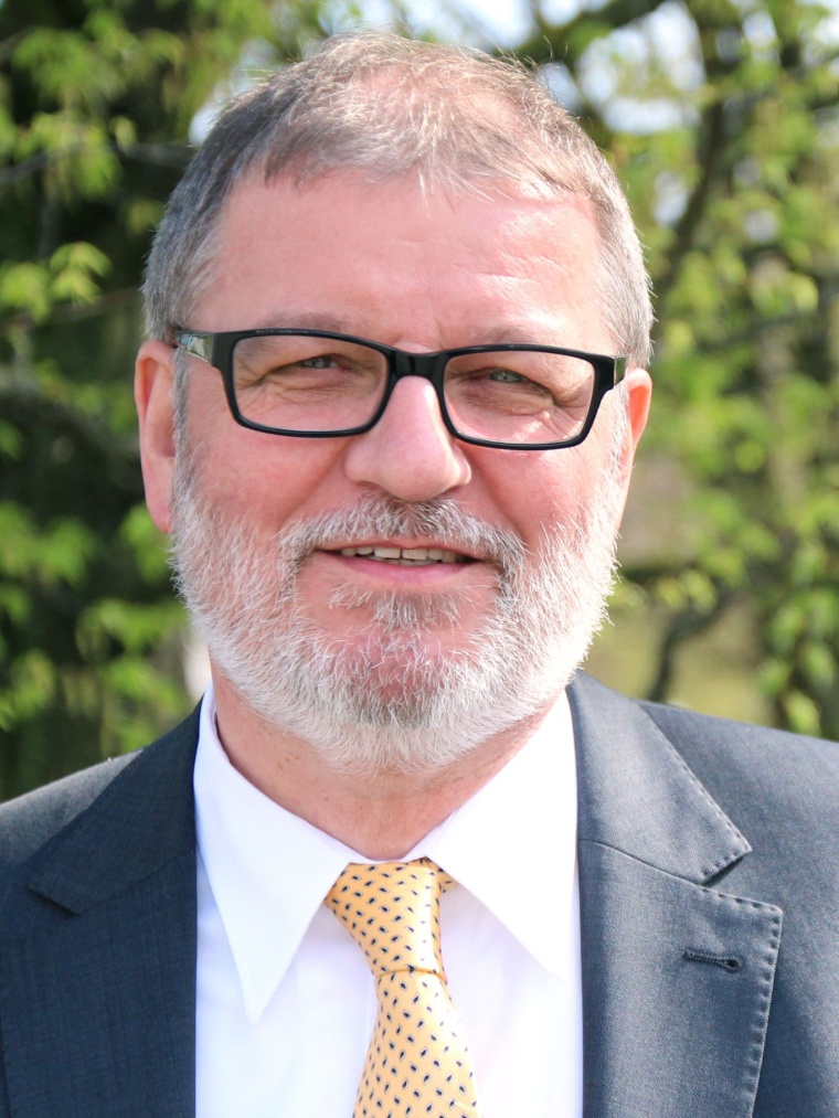 Jürgen Winter wird neuer kaufmännischer Direktor des SLK-Klinikums am...