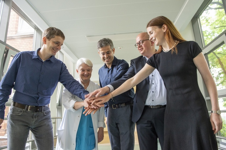 Award-Übergabe vlnr: Haase, Ringel, Engelmann, Elitok, Albert Foto: KlinikumEvB