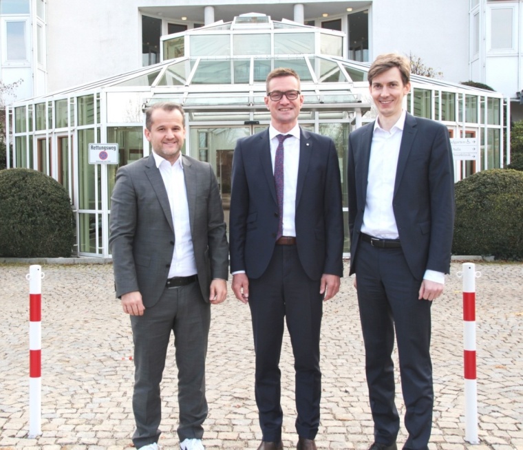 Personalwechsel bei Asklepios (v.l.): Johann Bachmeyer, Dr. Joachim Ramming und...