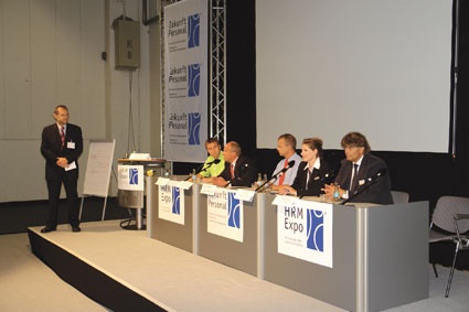 Das Podium setzte sich zusammen aus Vertretern von Unternehmen, die sich aufs...