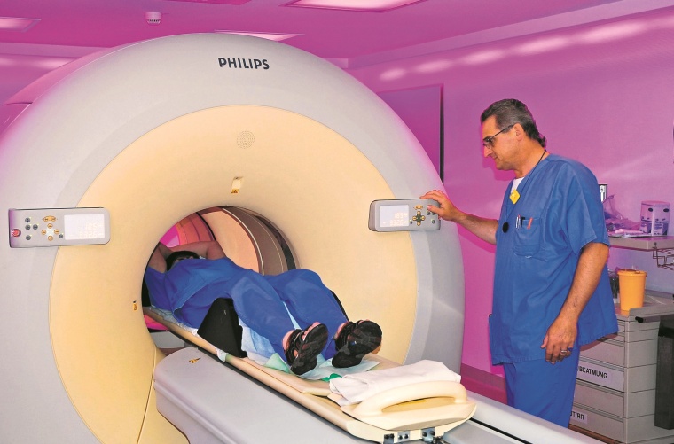 Heraus kommt ein differenziertes Bild: der neue PET/CT im Einsatz