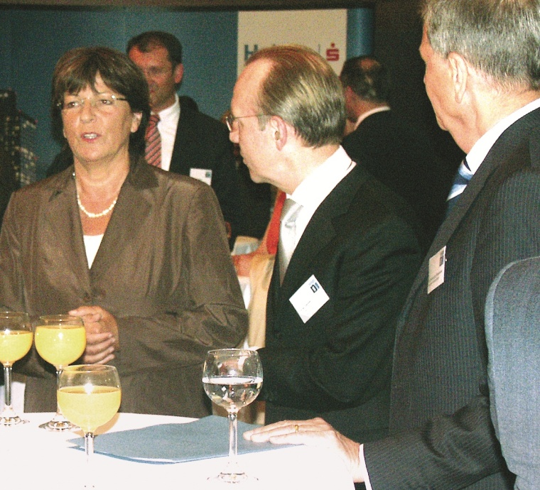 Bundesgesundheitsministerin Ulla Schmidt im Gespräch mit Florian Gerster und...