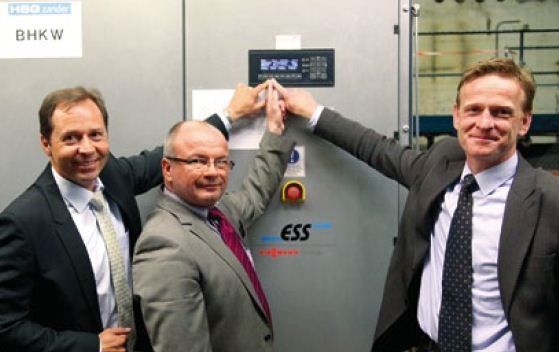 Vertriebsleiter german contract Roland Gilges mit Theo Sandkaulen, Leiter...