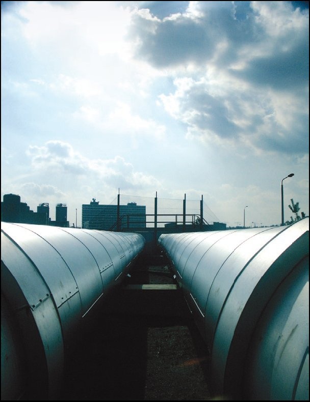 (links) Periphere Kontrastaufnahme des Tumors (ca. 20 sec p. Inj.). (mitte)...