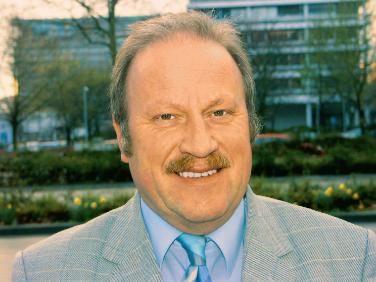 Prof. Dr. Paul Schmücker, Dekan der Fakultät für Informatik an der...