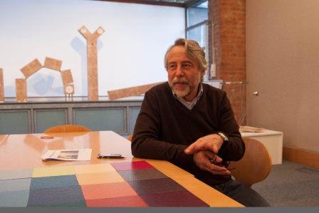 Der bekannte britische Industriedesigner Daniel Weil zur Rolle des Bodens als...