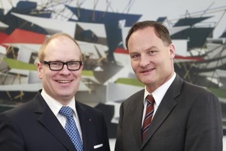 Geschäftsführer der RWE Energiedienstleisungen, Dr. Markus Mönig (l.) und...
