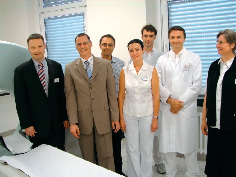 Die Verantwortlichen im Bitburger Clemens-August-Krankenhaus und der...