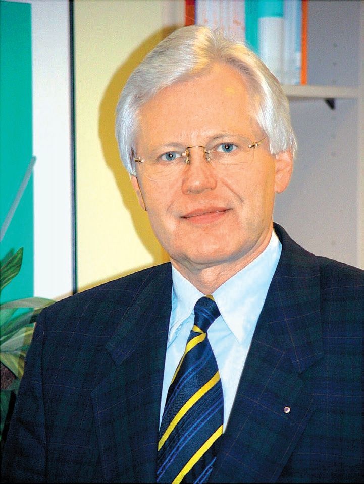 Prof. Dr. Hans-Fred Weiser, Präsident des Verbandes der Leitenden...