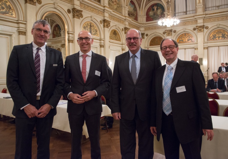 v.l.n.r.: Rainer Greunke (Geschäftsführender Direktor HKG), Dieter Bartsch...