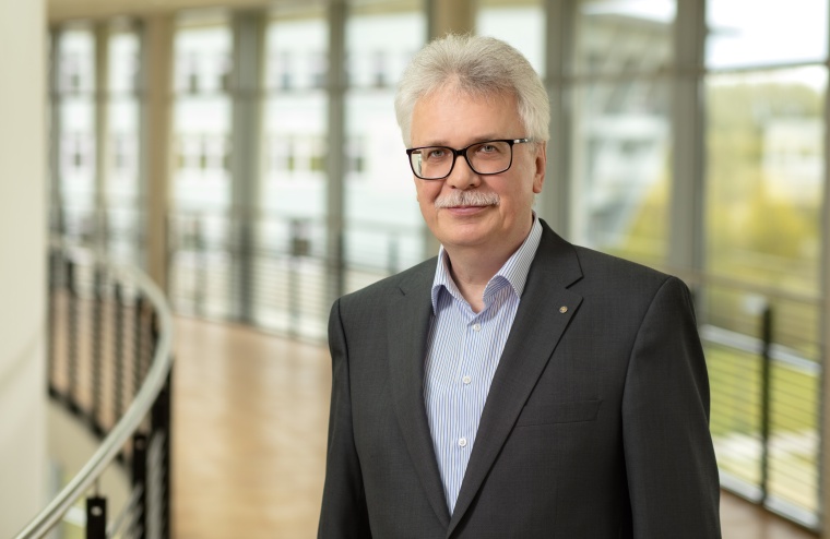 Prof. Dr. Roland Trill