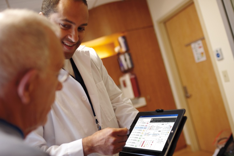 Das Krankenhausinformationssystem TASY von Philips auf dem Tablet. Foto: Philips