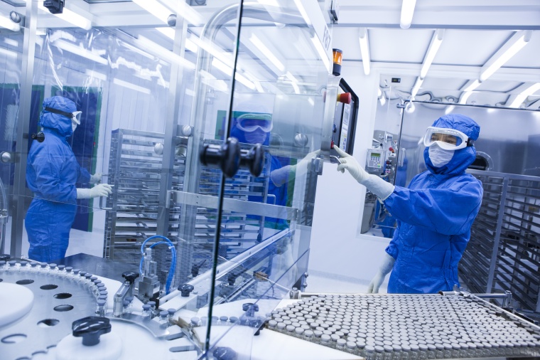 Preisverleihung in Stuttgart: (v.l.) ADKA-Präsident Rudolf Bernard,  die...