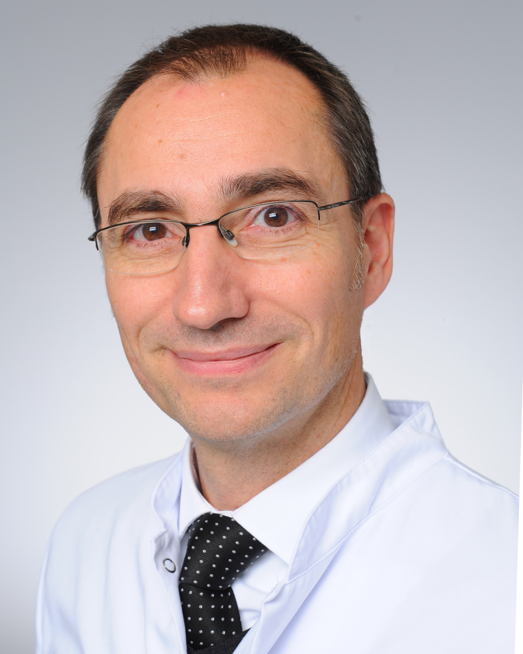 Priv.-Doz. Dr. Thomas Streichert, Direktor des Instituts für Klinische Chemie,...