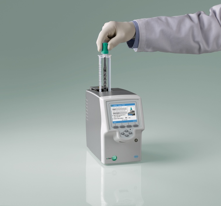 Das cobas Liat System von Roche liefert innerhalb einer halben Stunde aus einer...