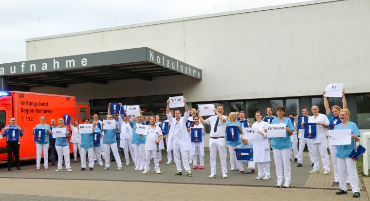 Wir bleiben da. Bleibt Ihr bitte zuhause!!