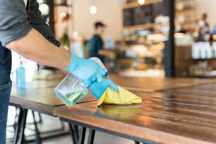 Um Gastronomie- und Hotelbetreiber bei der Wiederaufnahme des Betriebs zu...